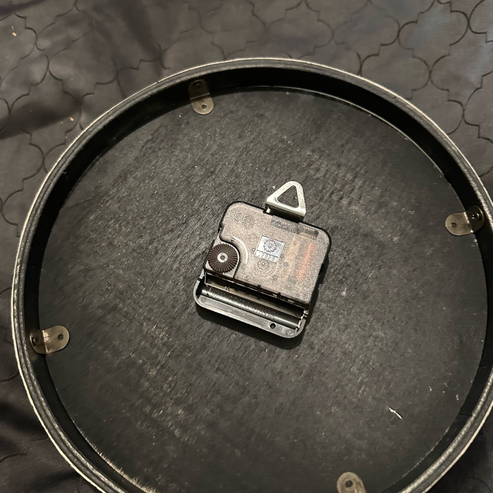 Clock - Picture 4 of 4